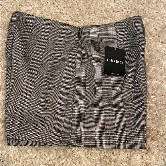 Brand new Plaid Shorts - Picture 3 of 3